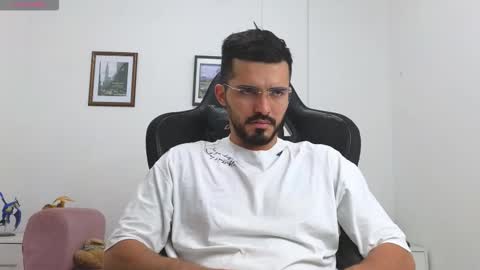 Snapshot of alejandroo_7 chatting on 27, 9, 2025 alejandroo_7 online show from 27, 9, 2025