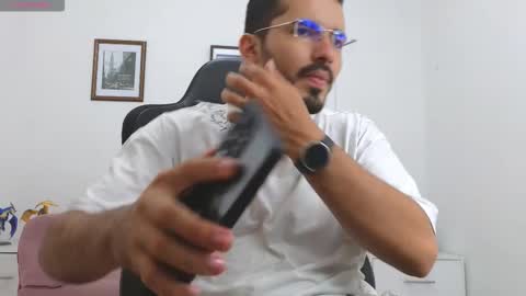 Snapshot of alejandroo_7 chatting on 8, 10, 2025 alejandroo_7 online show from 8, 10, 2025