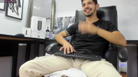 Alejo  online show from 10, 1, 2025