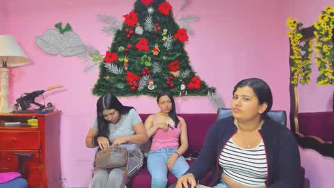 zoe and Kataleya online show from 17, 12, 2025