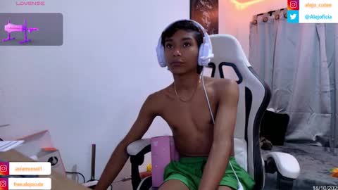 Snapshot of alejo_cute chatting on 18, 10, 2025 alejo_cute online show from 18, 10, 2025
