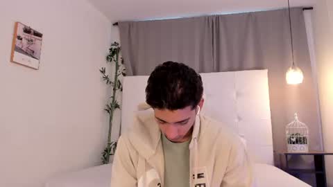 Snapshot of alejo_exotic chatting on 25, 6, 2026 alejo_exotic online show from 25, 6, 2026