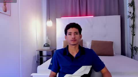 Snapshot of alejo_exotic chatting on 28, 7, 2026 alejo_exotic online show from 28, 7, 2026