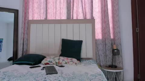 Snapshot of alejo_gray1 chatting on 9, 4, 2026 alejo_gray1 online show from 9, 4, 2026