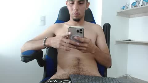 Snapshot of alejo_hot23 chatting on 28, 12, 2024 David online show from 28, 12, 2024