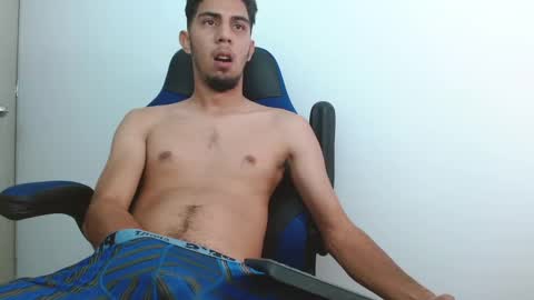 Snapshot of alejo_hot23 chatting on 13, 2, 2025 David online show from 13, 2, 2025
