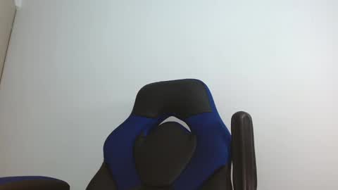 Snapshot of alejo_hot23 chatting on 16, 2, 2025 David online show from 16, 2, 2025