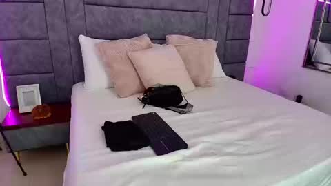 Snapshot of aleka_williams_ chatting on 9, 9, 2025 aleka_williams_ online show from 9, 9, 2025