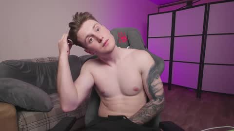 Snapshot of aleks_fisher chatting on 4, 11, 2025 Alex and Linar online show from 4, 11, 2025