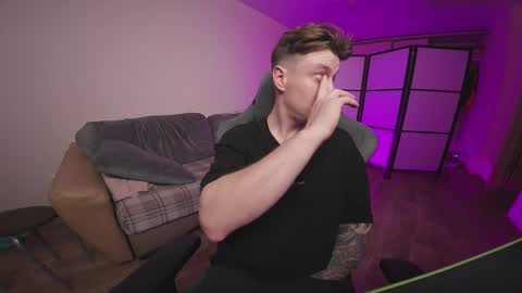 Snapshot of aleks_fisher chatting on 16, 11, 2025 Alex and Linar online show from 16, 11, 2025