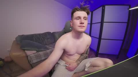 Snapshot of aleks_fisher chatting on 19, 11, 2025 Alex and Linar online show from 19, 11, 2025