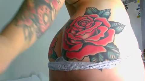 Snapshot of aleska_dollx chatting on 15, 5, 2026 QUEEN OFF MILk IM BACK 15 NOV online show from 15, 5, 2026