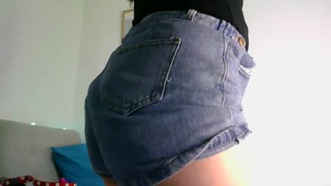 Snapshot of aleska_dollx chatting on 21, 5, 2026 QUEEN OFF MILk IM BACK 15 NOV online show from 21, 5, 2026