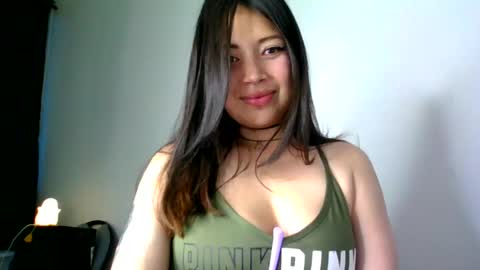 Snapshot of aleska_dollx chatting on 28, 5, 2026 QUEEN OFF MILk IM BACK 15 NOV online show from 28, 5, 2026