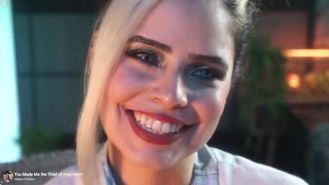 Snapshot of alessa_goreng chatting on 19, 10, 2025 Alessa Goreng online show from 19, 10, 2025