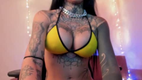 Snapshot of alessafrost_ chatting on 24, 1, 2025 Onlyfans Babykarma6 online show from 24, 1, 2025