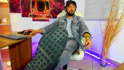 ALESSANDRO  WYE online show from 7, 1, 2025