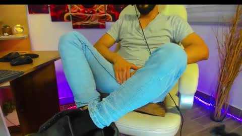 ALESSANDRO  WYE online show from 12, 1, 2025