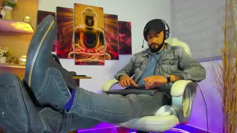 ALESSANDRO  WYE online show from 25, 1, 2025