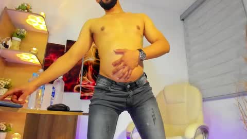 ALESSANDRO  WYE online show from 25, 1, 2025