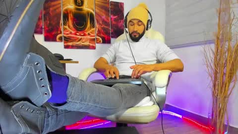 ALESSANDRO  WYE online show from 26, 1, 2025