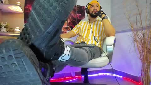 ALESSANDRO  WYE online show from 11, 2, 2025