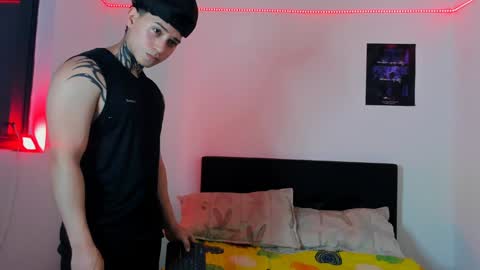 Snapshot of alessandro_wolf chatting on 1, 2, 2025 Alessandro online show from 1, 2, 2025