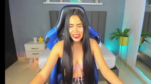 A L E S S I A online show from 5, 2, 2025