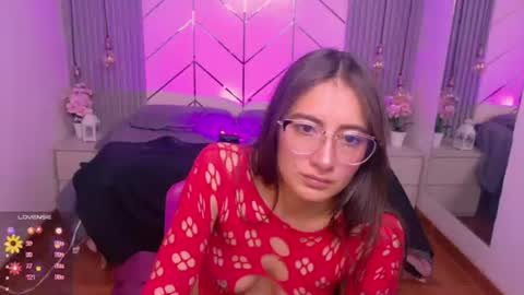 Snapshot of alessia_moore chatting on 10, 7, 2026 Alessia online show from 10, 7, 2026