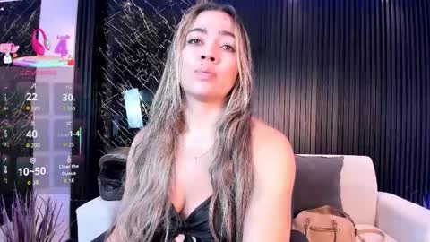Snapshot of alessia_taylorr chatting on 14, 10, 2025 Alessia  Everyday From 0530 to 1430 Col Time online show from 14, 10, 2025