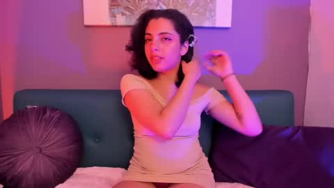 Snapshot of alessiia__ chatting on 4, 11, 2025 alessiia__ online show from 4, 11, 2025