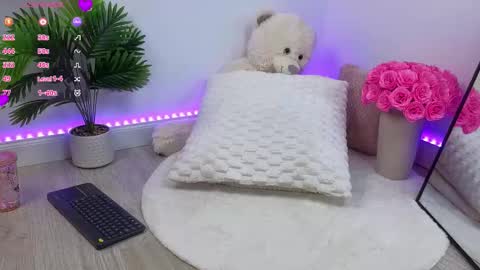 Snapshot of alessyaaa chatting on 12, 11, 2025 Ale online show from 12, 11, 2025