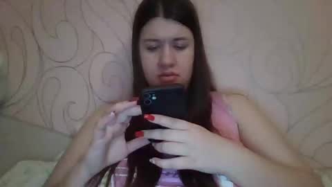 Aletta Oushen online show from 2, 1, 2025