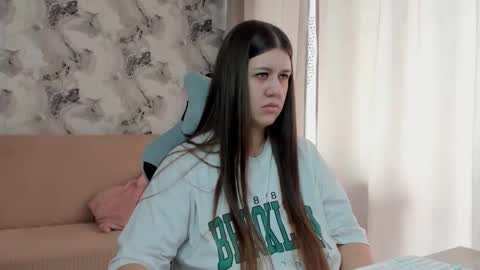 Snapshot of aletta_oushen chatting on 11, 9, 2025 Aletta Oushen online show from 11, 9, 2025