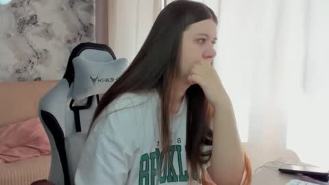 Snapshot of aletta_oushen chatting on 18, 9, 2025 Aletta Oushen online show from 18, 9, 2025