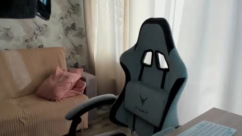 Snapshot of aletta_oushen chatting on 30, 9, 2025 Aletta Oushen online show from 30, 9, 2025