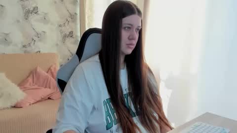 Snapshot of aletta_oushen chatting on 20, 10, 2025 Aletta Oushen online show from 20, 10, 2025