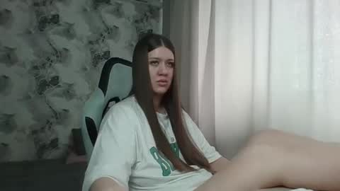 Snapshot of aletta_oushen chatting on 5, 3, 2026 Aletta Oushen online show from 5, 3, 2026