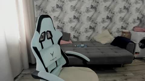 Snapshot of aletta_oushen chatting on 8, 3, 2026 Aletta Oushen online show from 8, 3, 2026