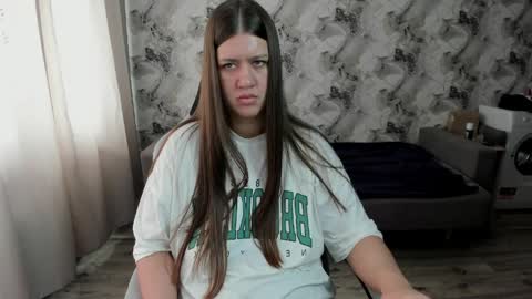 Aletta Oushen online show from 24, 4, 2026