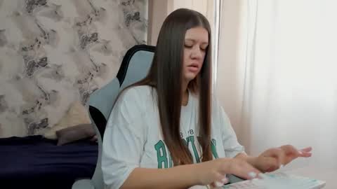 Aletta Oushen online show from 28, 4, 2026