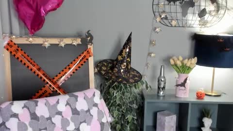 alettablacck online show from 22, 10, 2025