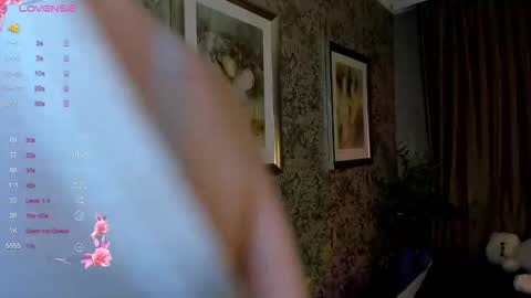 Snapshot of alettaeve chatting on 15, 10, 2025 Lola online show from 15, 10, 2025