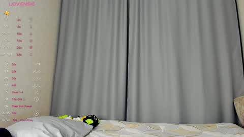 Snapshot of alettaevee chatting on 7, 2, 2026 alettaevee online show from 7, 2, 2026