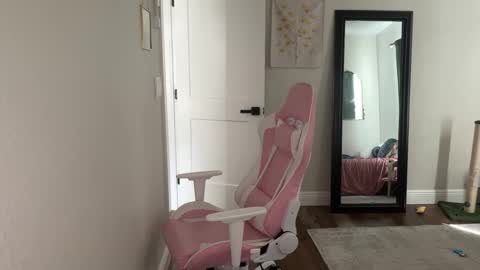 alex  online show from 26, 10, 2025