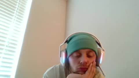 Snapshot of alex69tt chatting on 2, 2, 2025 jointlover online show from 2, 2, 2025