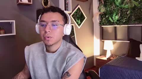 Snapshot of alex__montesco chatting on 11, 3, 2025 Alex online show from 11, 3, 2025