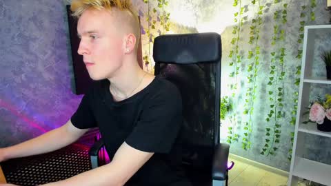 Snapshot of alex__sweet chatting on 4, 1, 2025 your Alex online show from 4, 1, 2025