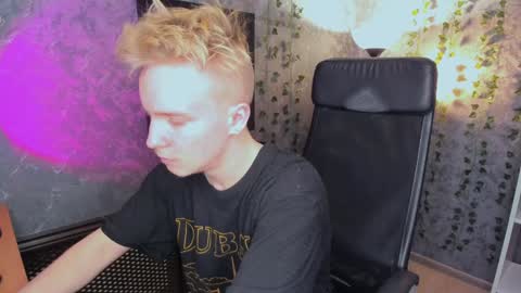 Snapshot of alex__sweet chatting on 8, 2, 2025 your Alex online show from 8, 2, 2025