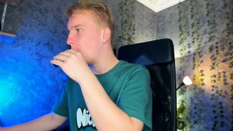 Snapshot of alex__sweet chatting on 3, 10, 2025 your Alex online show from 3, 10, 2025